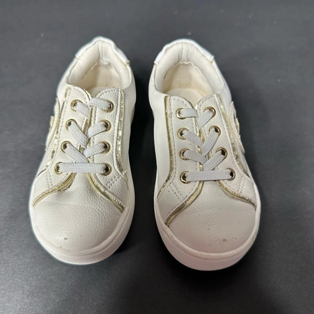 Kids White and Gold Sneakers MK size 6 pre owned good conditions